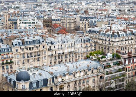 Luftbild der haußmanier Dächer der Stadt Paris, Frankreich. Stockfoto