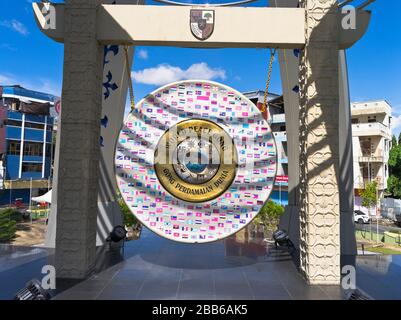dh Weltfrieden Gong AMBON MALUKU INDONESIA perdamaisches Dunia Denkmal Stockfoto