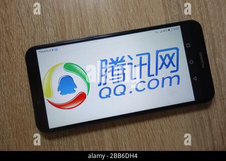 Das Tencent QQ-Logo wird auf dem Smartphone angezeigt Stockfoto