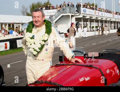 2009 GOODWOOD Revival - Pink Floyd Drummer Nick Mason gewann die brooklands Trophäe in seinem Aston Martin Ulster Stockfoto