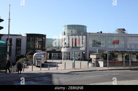 Brighton, Großbritannien. 23. März 2020 das Einkaufszentrum Churchill Square in Brighton am Tag vor dem Einsturz des Vereinigten Königreichs. Kredit: James Boardman / Alamy Live News Stockfoto