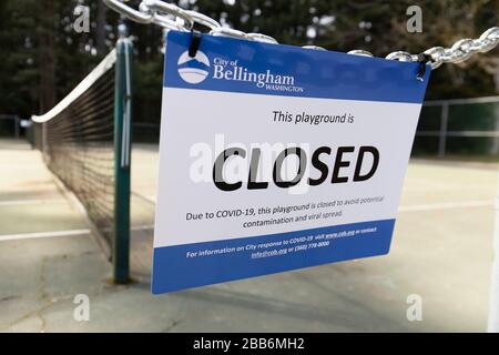 Bellingham, Washington USA - 29. März 2020: Spielplatz wegen Coronavirus Covid-19-Regeln für soziale Distanzierung geschlossen Stockfoto