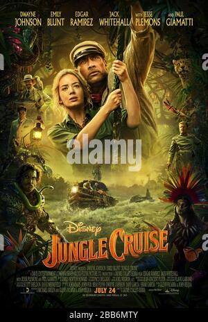 Dschungel Cruise (2020) unter der Regie von Jaume Collet-Serra und mit Dwayne Johnson, Emily Blunt, Jesse Plemons und Jack Whitehall in den Hauptrollen. Abenteuer mit großem Bildschirm, das auf Disneylands Freizeitpark-Fahrt basiert, über Passagiere auf einer unheilvollen Reise auf einem Flussboot. Stockfoto