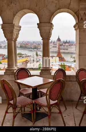 Blick auf das Budapester Parlament von der Fischerbastion Stockfoto