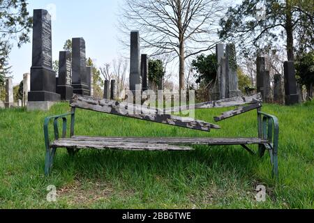 Wien, Österreich. Der Wiener Zentralfriedhof an einem milden Frühlingstag Stockfoto