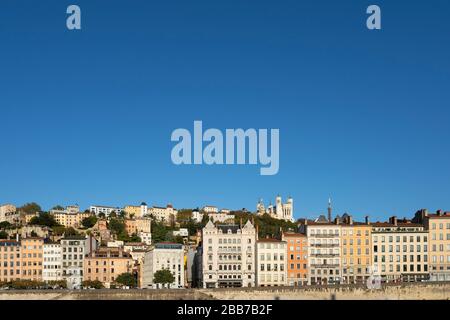 Blick auf die Stadt Lyon mit blauem Himmel, Frankreich, Europa Stockfoto