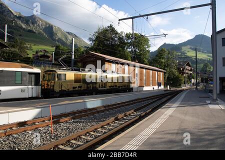 Chocolate Train Bulle, Gruyère im Kanton Freiburg, Schweiz, Europa, 08/09/2019, Chocolate Train Bulle, Train Du Chocolat (Golden Pass Serv Stockfoto