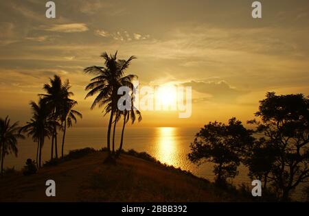 Sonnenuntergang in Bukit Malimbu Senggigi, Lombok, Nusa Tenggara, Indonesien Stockfoto