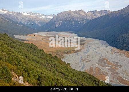 Turkey Flat und der Waimakariri River vom Bealey Spur aus gesehen Stockfoto