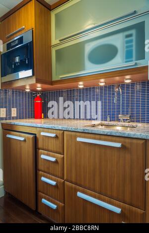 Backsplash Montreal - A Modern Montreal Home Has The Best Black And