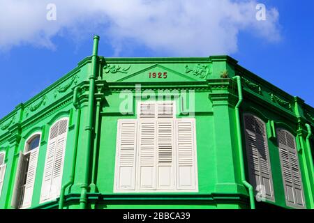 Grünes Gebäude an der Veerasamy Road, Little India District, Singapur, Asien Stockfoto