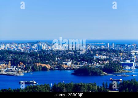 Der Esquimalt Harbour mit Victoria im Hintergrund in Victoria, British Columbia, Kanada Stockfoto