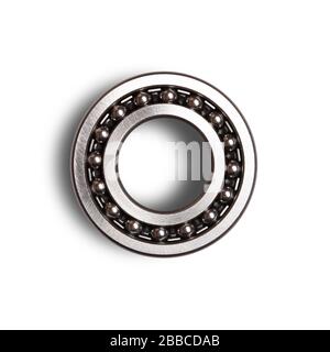 Nahaufnahme der Silbermetalllager für die Industrie auf weißem isoliertem Hintergrund. Teil des Autos Stockfoto