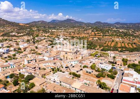 Luftbild, S'Alqueria Blanca mit Kirche Parroquia de San Jose, Mallorca, Balearen, Spanien Stockfoto