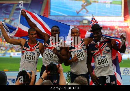 Großbritanniens (links-rechts) Großbritanniens (links-rechts) Adam Gemili, James Ellington, Harry Aikines-Aryeetey und Dwain Chambers nach der 4x100-Meter-Staffel der Männer Stockfoto