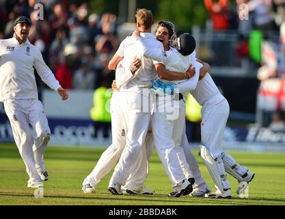 England feiert seinen Sieg über Australien am vierten Tag des vierten Investec Ashes Testspiels am Emirates Durham IKG, Durham. Stockfoto