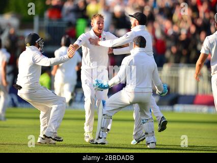 England feiert seinen Sieg über Australien am vierten Tag des vierten Investec Ashes Testspiels am Emirates Durham IKG, Durham. Stockfoto