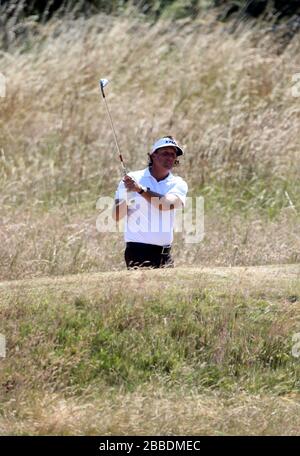 Phil Mickelson aus den USA während des zweiten Tages der Open Championship 2013 im Muirfield Golf Club, East Lothian Stockfoto