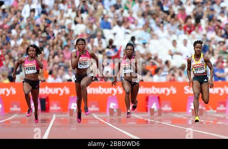 Barbara Pierre aus den USA (links) Nigerias Blessing Okagbare (Mitte links) Murielle Ahoure (Mitte rechts) und Trinidads Kelly-Ann Baptiste heizen während der 100-Meter-Hitze der Frauen zwei am zweiten Tag des IAAF London Diamond League Treffens im Olympiastadion, London. Stockfoto