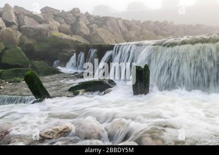 Bryn Dulas Fluss Llanddulas zwischen Colwyn Bay und Abergele an der Nordwales-Küste Stockfoto