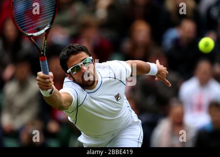 Serbiens Janko Tipsarevic im Einsatz gegen Landsmann Victor Troicki Stockfoto