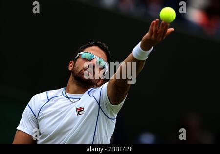 Serbiens Janko Tipsarevic im Einsatz gegen Landsmann Victor Troicki Stockfoto