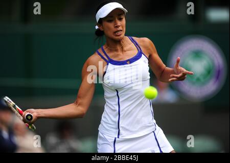 Großbritanniens Anne Keothavong im Vorgehen gegen Spaniens Garbine Muguruza Stockfoto