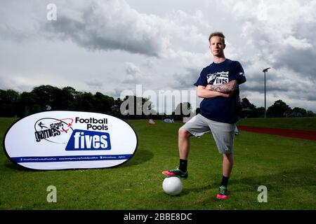 Streetgames Football Pools Fives Botschafter John Whetton Stockfoto