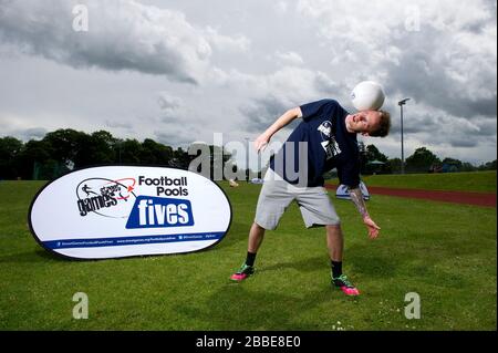 Streetgames Football Pools Fives Botschafter John Whetton Stockfoto