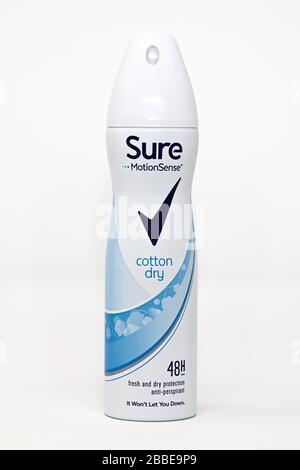 Sure Frauen Baumwolle trockenes Antitranspirant Deodorant auf weißem Hintergrund Stockfoto