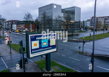 Appell der Stadt Essen, lokal zu kaufen, Essen klebt zusammen, Werbekampagne, LED-Roadside Screen, digitale Werbemonitore, Effekte von Stockfoto