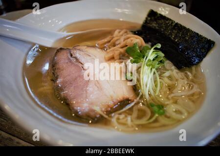 Schale Shoyu Ramen in Tokyo, Honshu, Japan Stockfoto