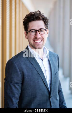 Business-Porträt eines jungen Mannes Stockfoto