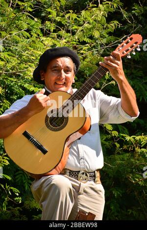 Estancia El Ombú de Areco, Argentinien: gaucho zeigt sein Leben und seine Arbeit auf einem typischen argentinischen Bauernhof, einschließlich Musik Stockfoto