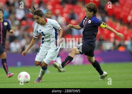 Louisa NECIB aus Frankreich und Aya MIYAMA aus Japan Stockfoto