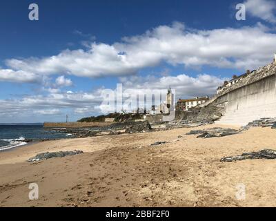 Porthleven, Cornwall, Großbritannien. März 2020. Porthleven, Cornwall Beach, Großbritannien. , . Porthleven Cornwall in Lockdown, sehr ruhig und spoky stumm ohne Leute oder Fotografen am Strand h30-03-20 Credit: kathleen White/Alamy Live News Stockfoto