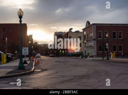 Syracuse, New York, USA. März 2020. Blick auf das historische Armory Square Viertel im Stadtzentrum von Syracuse, New York, aufgrund der Corona Vir ruhig Stockfoto