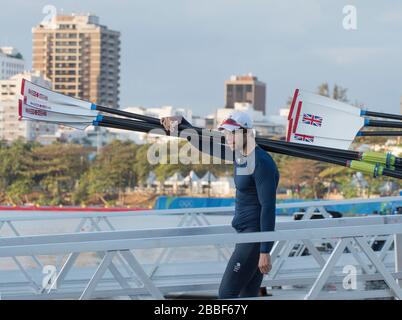 Rio de Janeiro. BRASILIEN. GBR M8+, TOM RANSLEY. 2016 Olympic Rowing Regatta. Lagoa Stadium, Copacabana, "Olympische Sommerspiele" Rodrigo de Freitas Lagune, Lagoa. Donnerstag 08.11.2016 [Pflichtgutschrift; Peter SPURRIER/Intersport Images] Stockfoto