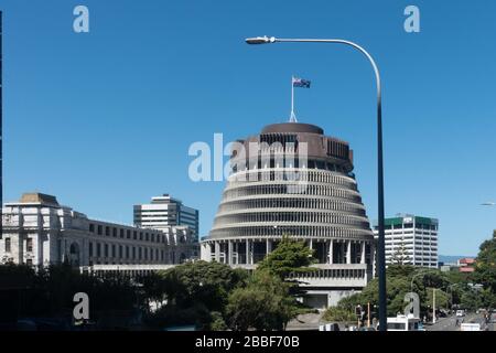 Wellington ist die Hauptstadt Neuseelands und das Beehive Building ist die Heimat des Regierungsarms Stockfoto