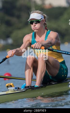 Rio de Janeiro, BRASILIEN, aus W1X, Kim [nee Crow] BRENNAN, 2016 Olympic Rowing Regatta. Lagoa Stadium, Copacabana, Olympische Sommerspiele Rodrigo de Freitas Lagune, Lagoa. Lokale Zeit 09:31:01 Samstag, 06. August 2016 [Pflichtgutschrift; Peter SPURRIER/Intersport Images] Stockfoto