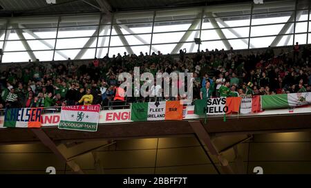 Fans der Republik Irland auf den Tribünen Stockfoto