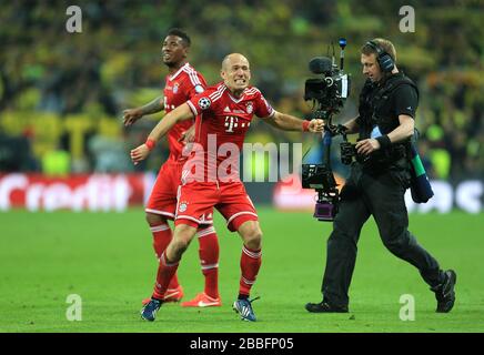 Bayern-Münchens Arjen Robben feiert den Gewinn der Champions League als Schlusspfiff Stockfoto