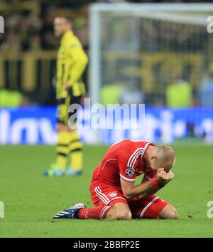 Bayerns Münchner Arjen Robben feiert nach dem Schlusspfiff Stockfoto