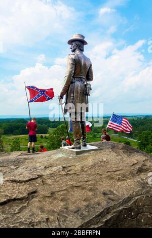 Porträtstatue von General Gouverneur K. Warren auf Little Round Top im Tal des Todes Gettysburg National Civil war Battlefield Military Park Pen Stockfoto