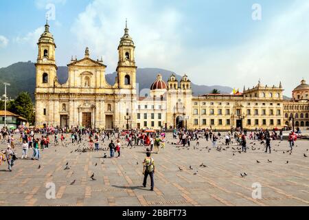 Bogota, Kolumbien - 20. FEBRUAR 2020: Bogota-Kathedrale im Viertel La Candelaria, dem historischen und kulturellen Zentrum der Stadt. Der Bui Stockfoto