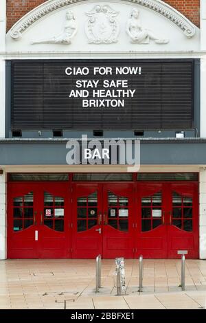 Das ritterliche Kino in Brixton, das während der Londoner Lockdown aufgrund der Verbreitung von Covid-19 geschlossen wurde. Am 31. März 2020 aufgenommen Stockfoto