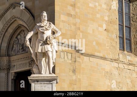 Arezzo, Toskana, Italien, Statue des Großherzögen der Toskana, Ferdinando i de Medici, monumentale Statue, die 1594 aufgestellt wurde. Stockfoto