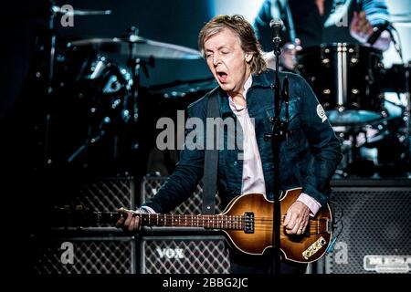 Kopenhagen, Dänemark. November 2018. Paul McCartney, der englische Sänger, Songwriter, Musiker führt ein Live-Konzert in der Royal Arena in Kopenhagen durch. (Foto: Gonzales Foto - lasse Lagoni). Stockfoto