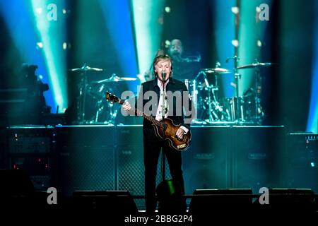 Kopenhagen, Dänemark. November 2018. Paul McCartney, der englische Sänger, Songwriter, Musiker führt ein Live-Konzert in der Royal Arena in Kopenhagen durch. (Foto: Gonzales Foto - lasse Lagoni). Stockfoto