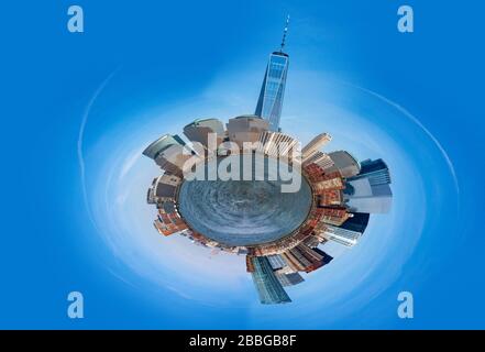 Der kleine Panoramaplanet hat das Designbild über die Skyline der Stadt New York vom hudson River manipuliert Stockfoto